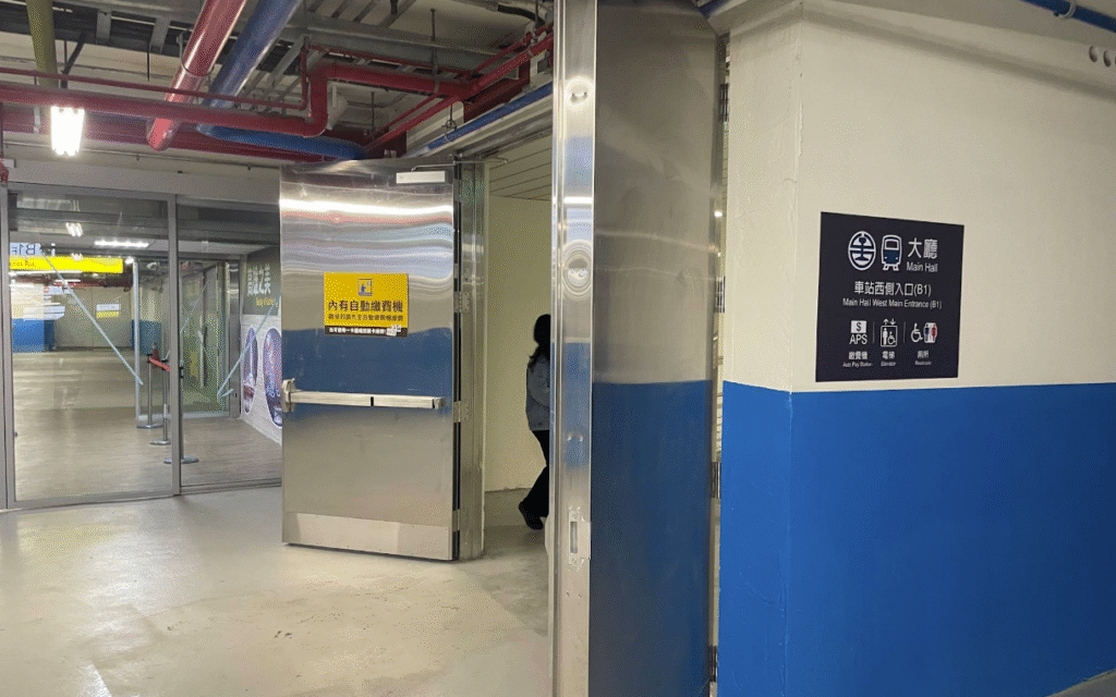 貓與蟲高雄火車站機車停車場站西路入口費用