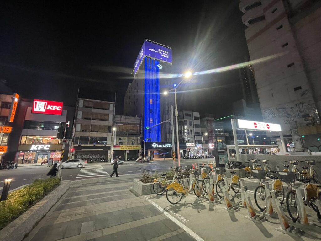 貓與蟲高雄火車站機車停車場站西路入口費用